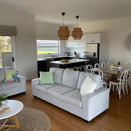 Luxurious, Spacious Beach House Cowes Exterior photo